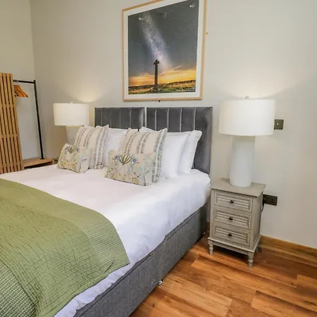 Town Hall Daire Guisborough