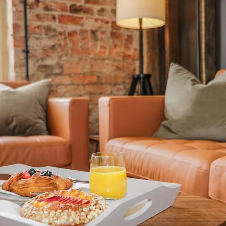 Town Hall Daire Guisborough