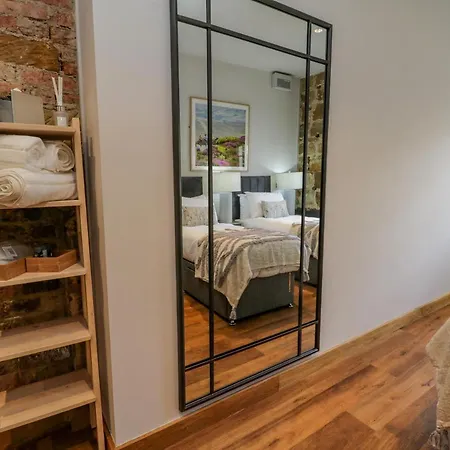 Town Hall Daire Guisborough